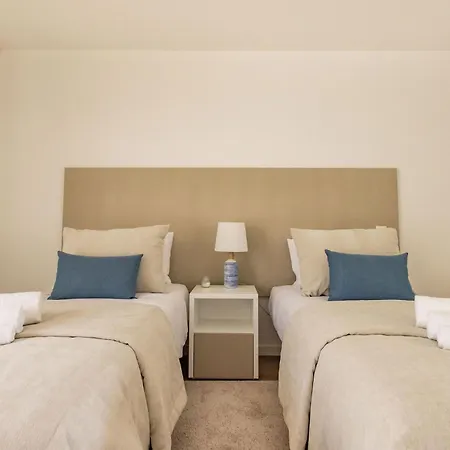 Daire Santana - By Sch Salir de Porto